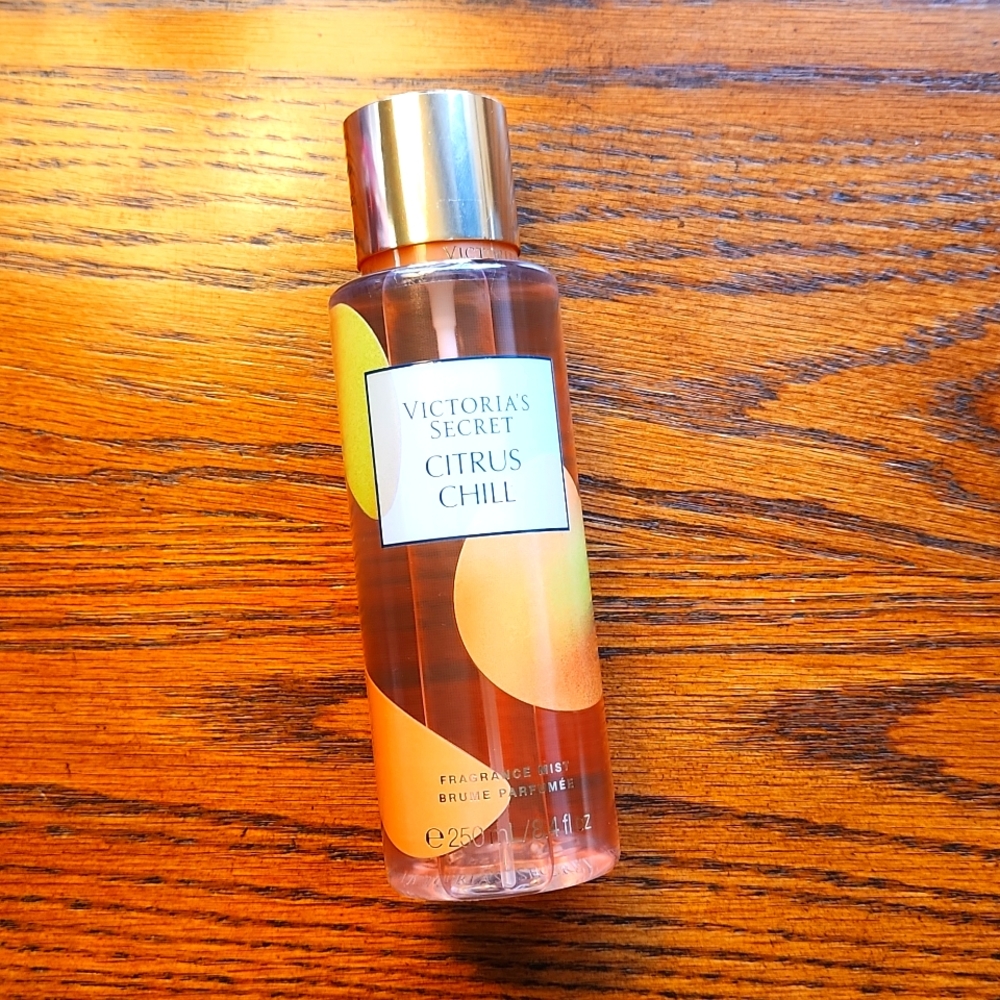 NWT Victoria's Secret Citrus Chill Mist 8.4 oz 🍊